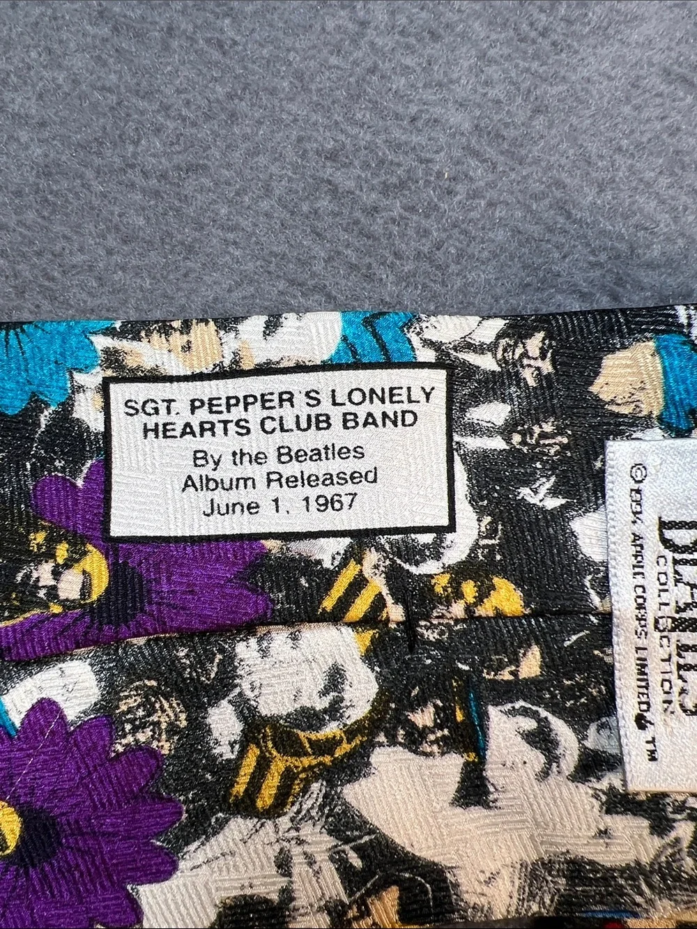 The Beatles sergeant Pepper‘s lonely hearts club band tie